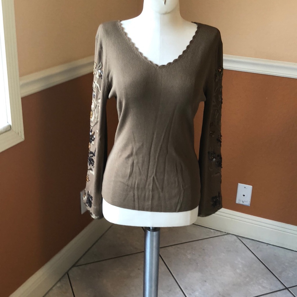 Michelle Nicole Top